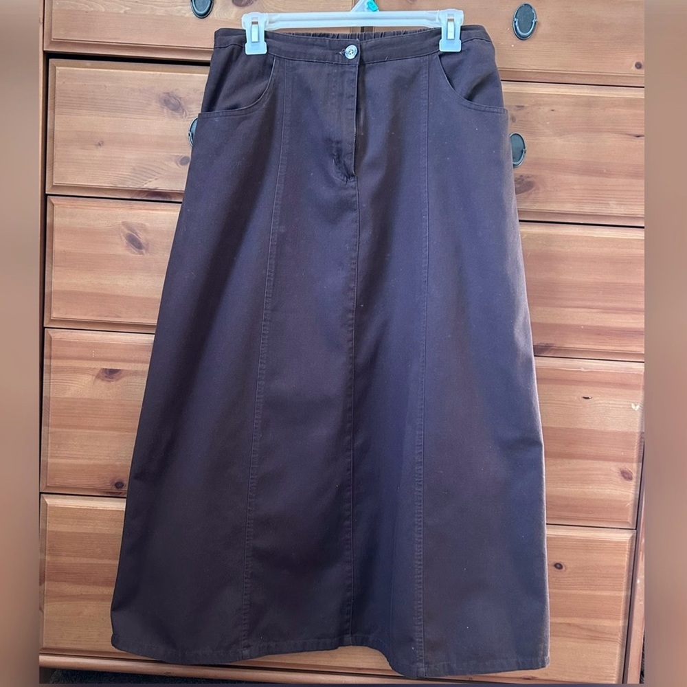Women’s Long Brown Skirt Size 8 Classic Elements